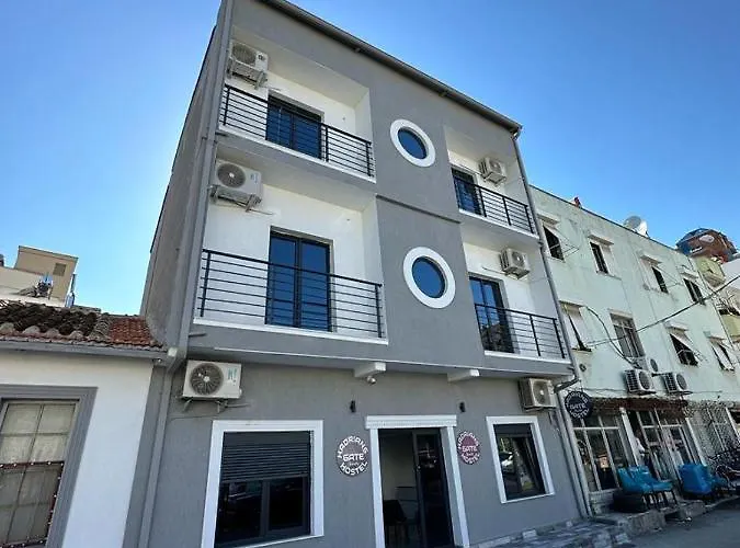Hadrian\'S Gate Family Hostel